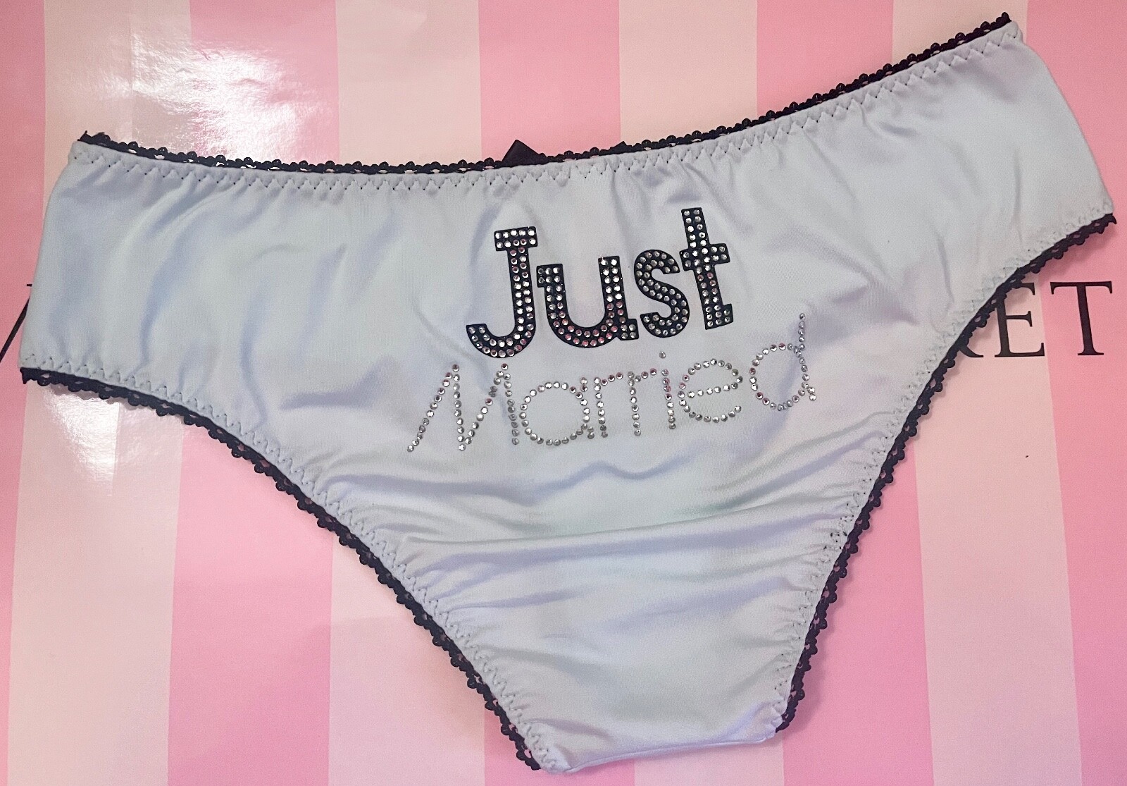 NWT VICTORIA’S SECRET S SMOOTH BLUE JUST MARRIED RHINESTONE BRIDE RARE PANTIES
