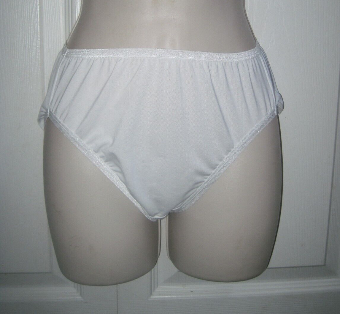 Fruit of Loom Women’s Panties Size 7 White Stretch Textured Fabric Lightweight