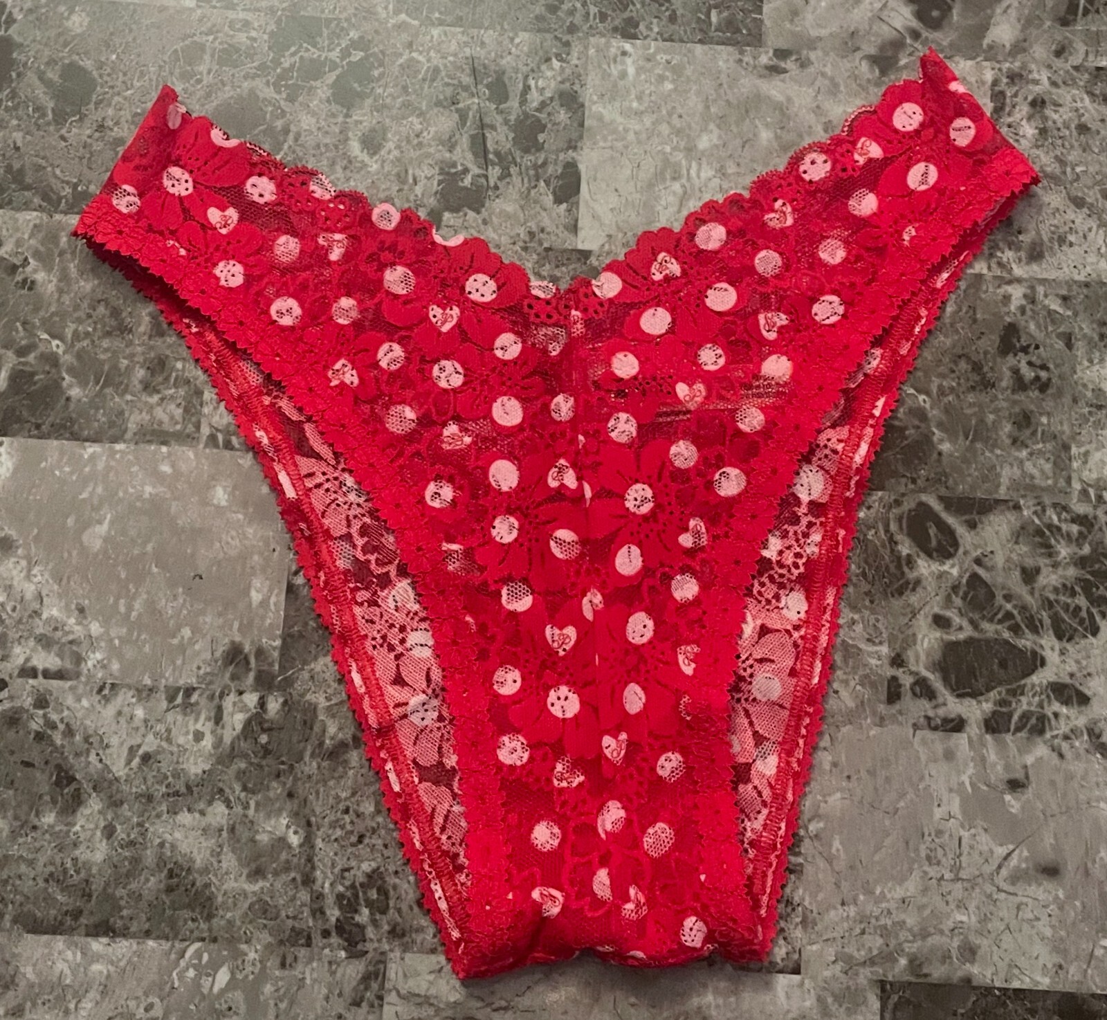 NWT VICTORIA’S SECRET PINK RED HEART POLKA DOT LACE BRAZILIAN CHEEKY PANTIES