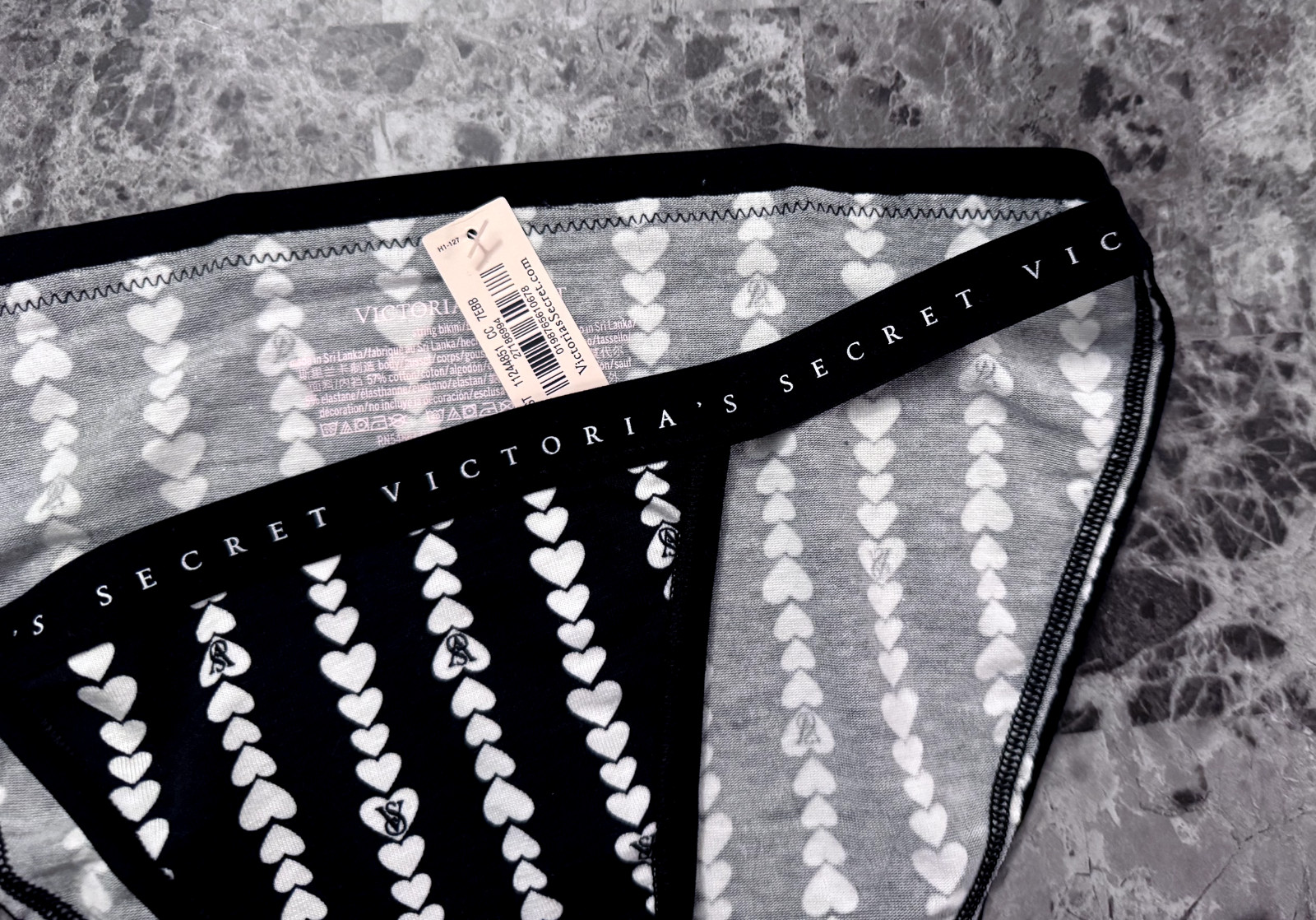 NWT VICTORIA’S SECRET BLACK WHITE HEART LIGHTWEIGHT BAND STRING BIKINI PANTIES