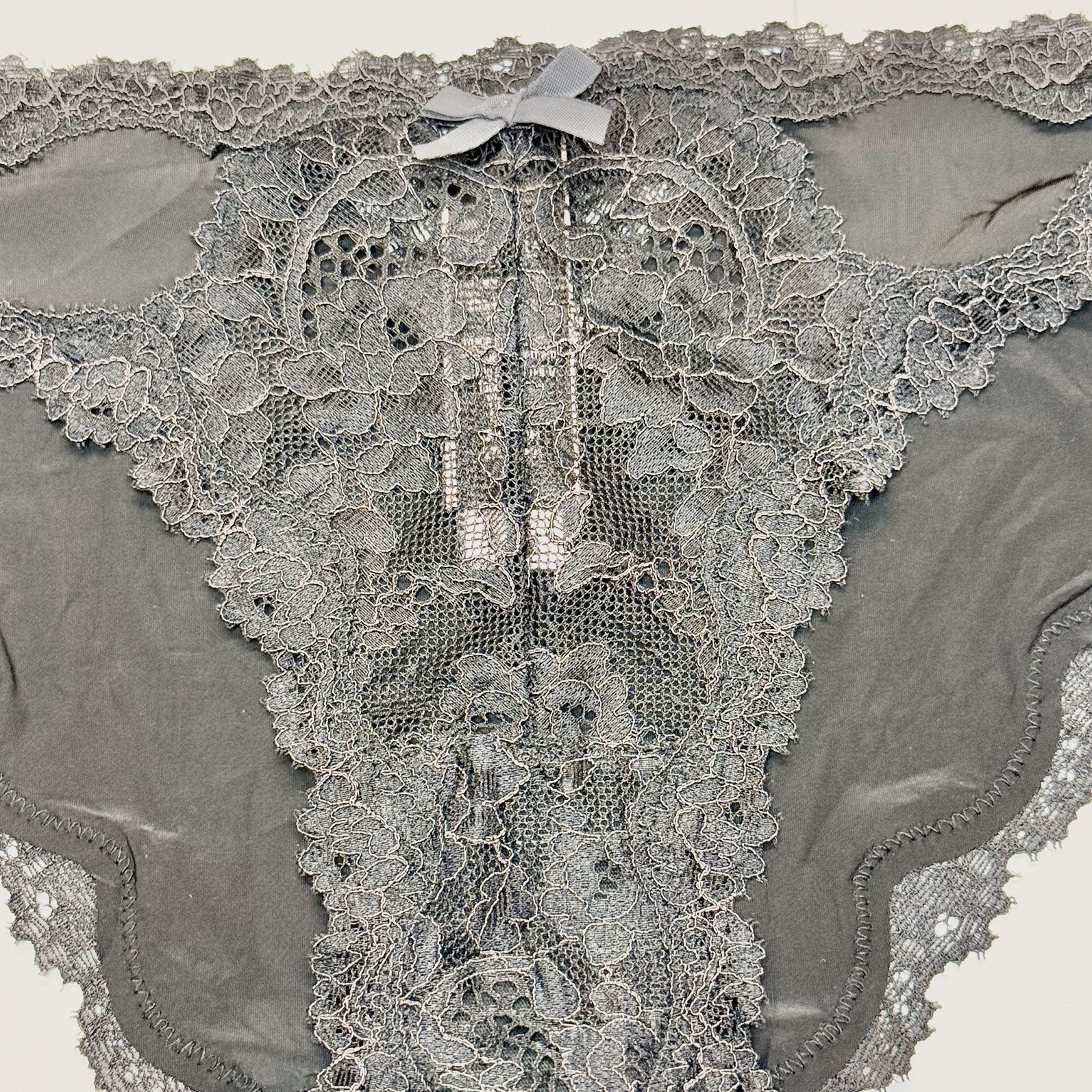 Vintage 2017 Victoria’s Secret Dream Angels Smooth Lace Cheekini Panties Small