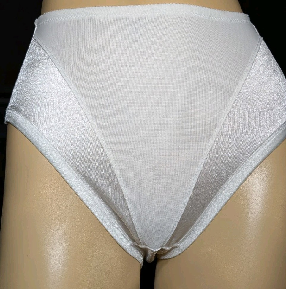 Vintage Vanity Fair Solid White High Rise Stretch Brief Panties Satiny Nylon Med