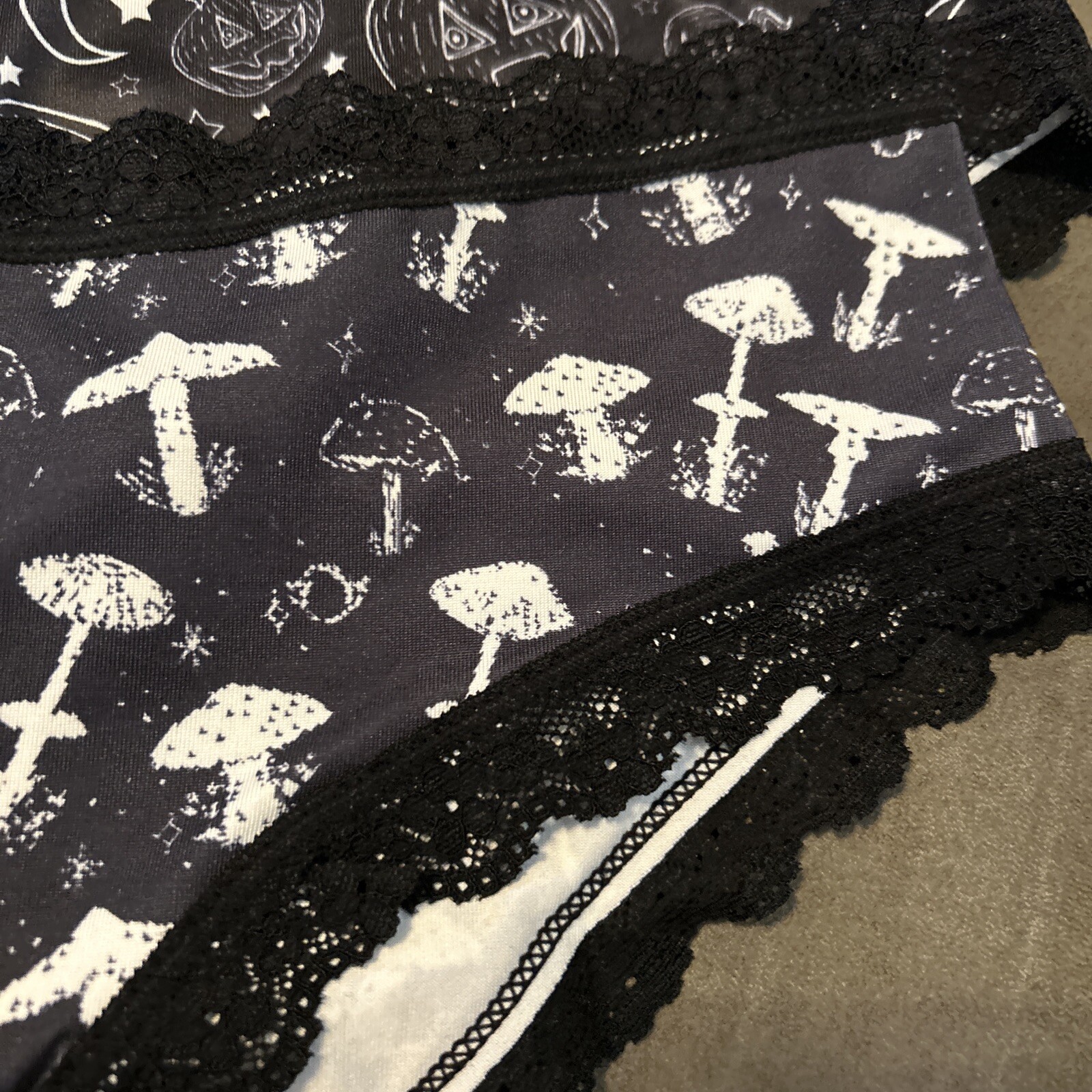 Morvia 3pk lace trim goth Emo panties M skulls stars Jack-o-lantern Mushrooms