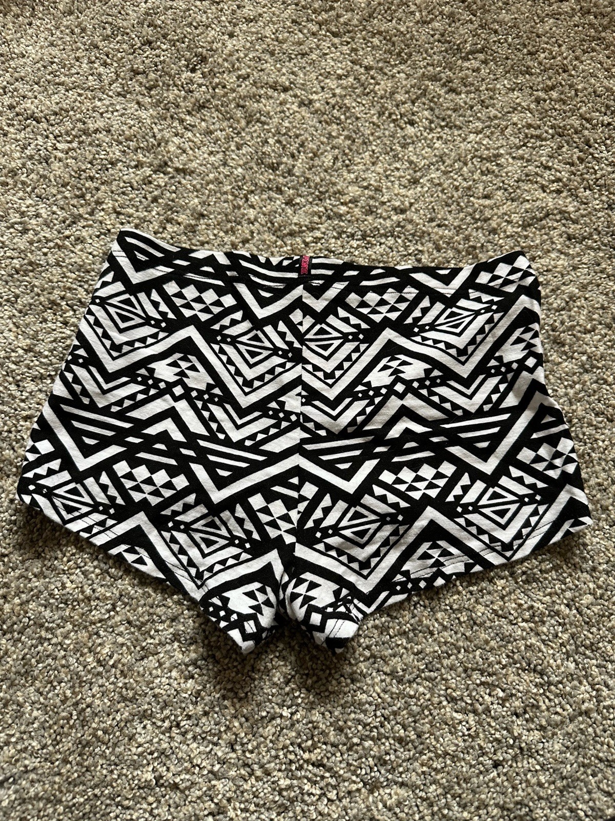Victoria Secret Pink Boyshort Brief Pantys Black & White Size Small Aztec Print
