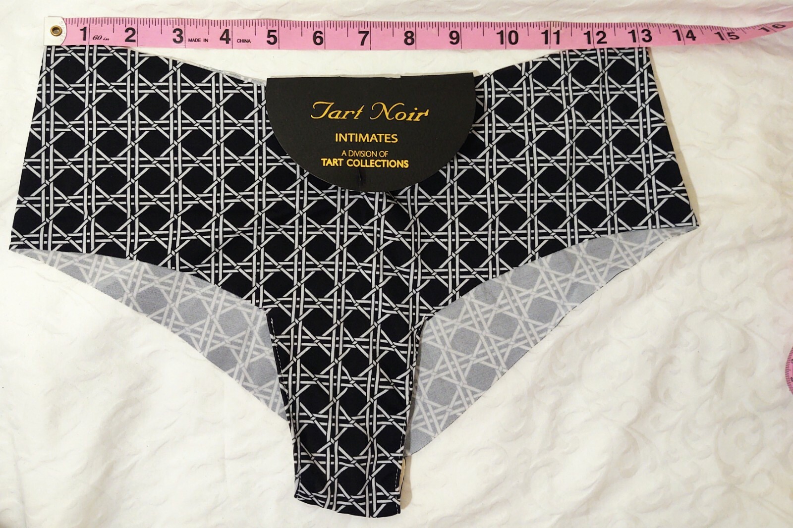 New! TART NOIR Women’s Sz Small Seamless Invisible Hi-Rise Black/White Panties