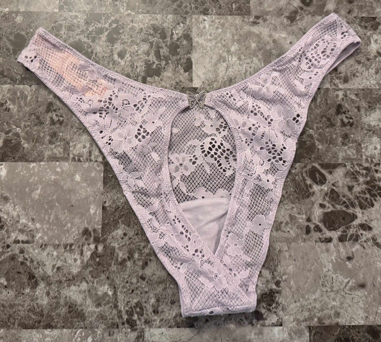 NWT VICTORIA’S SECRET M LAVENDER LACE CUTOUT BUTTERFLY BRAZILIAN CHEEKY PANTIES