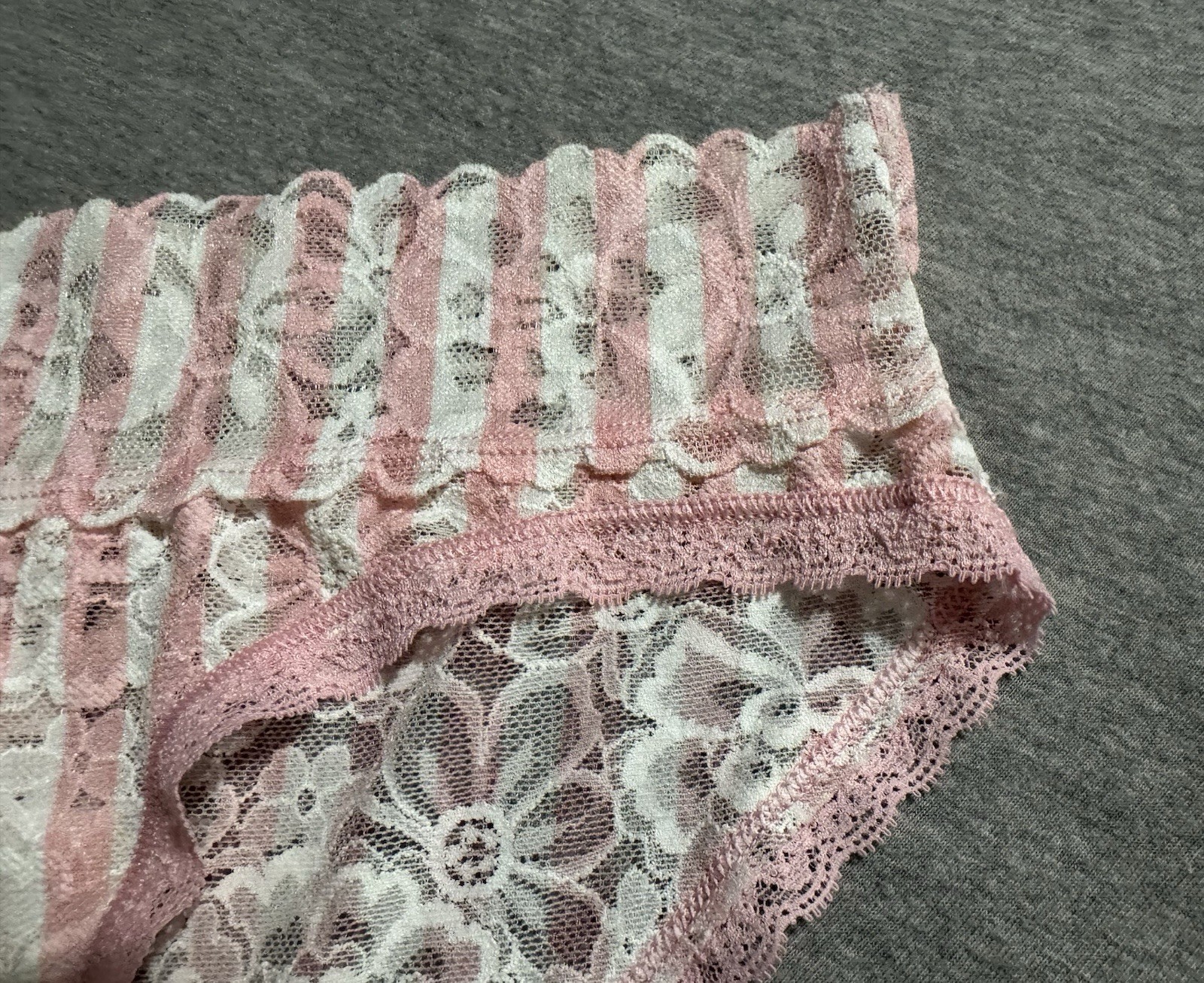 Victoria’s Secret Hipster Lace Panties Floral Pink/White XS Stretch Lined