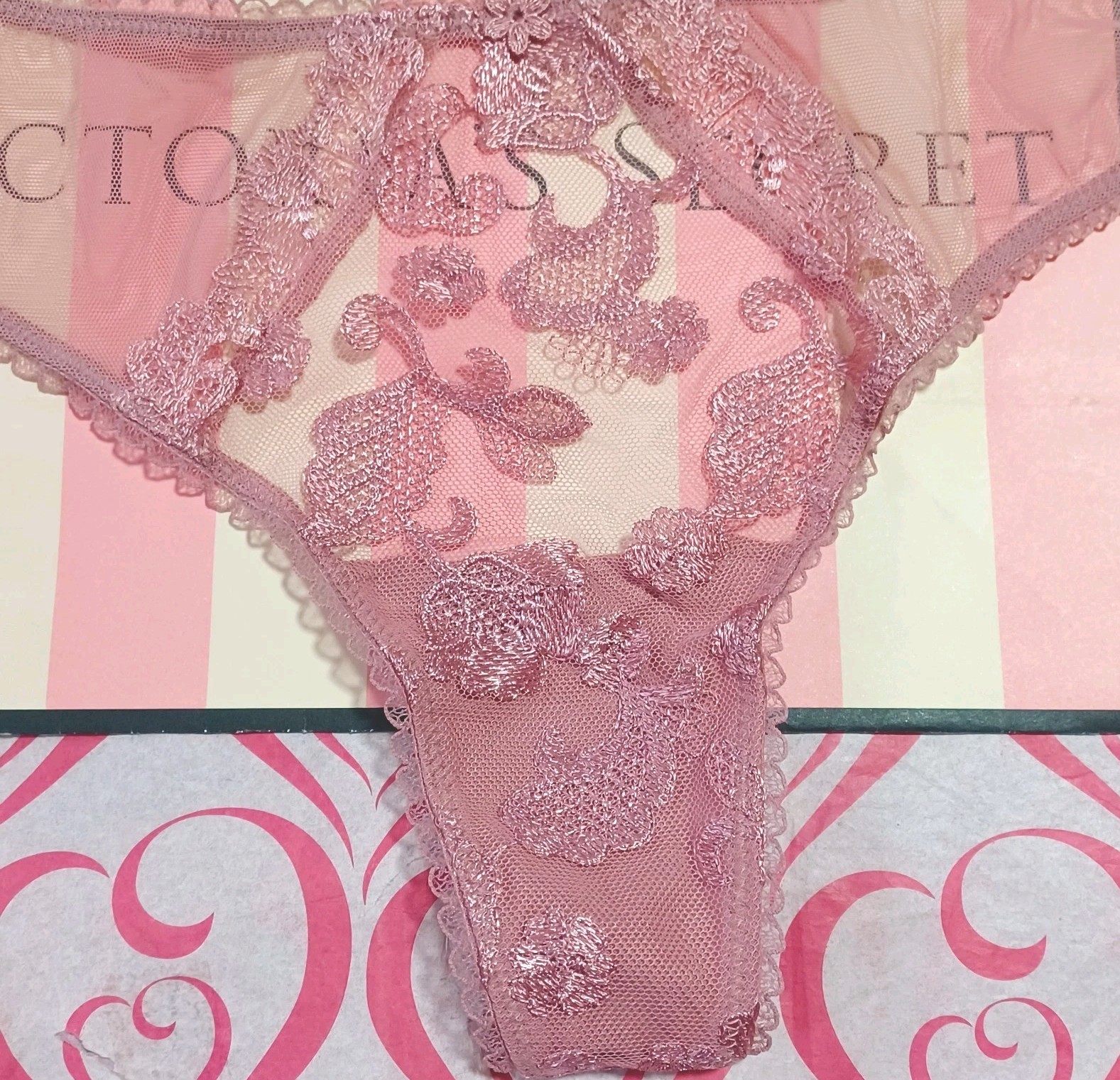 Victoria’s Secret Vintage Blossom Embroidery Thong VINTAGE ROSE Medium NWT!