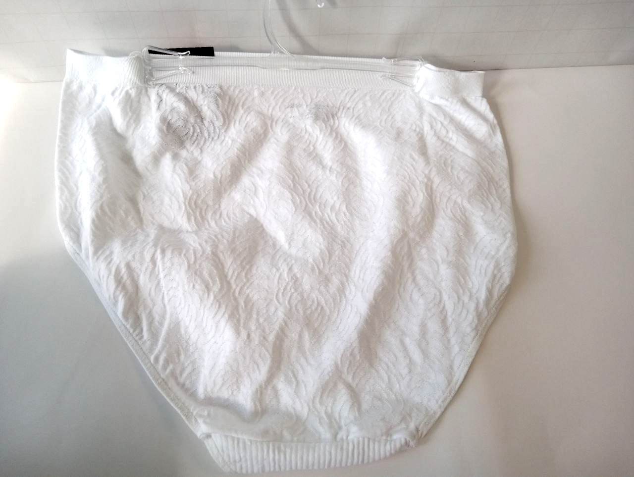Bali Brief Comfort Revolution Brief 803J White Nude Stripe 6/7 8/9 10/11