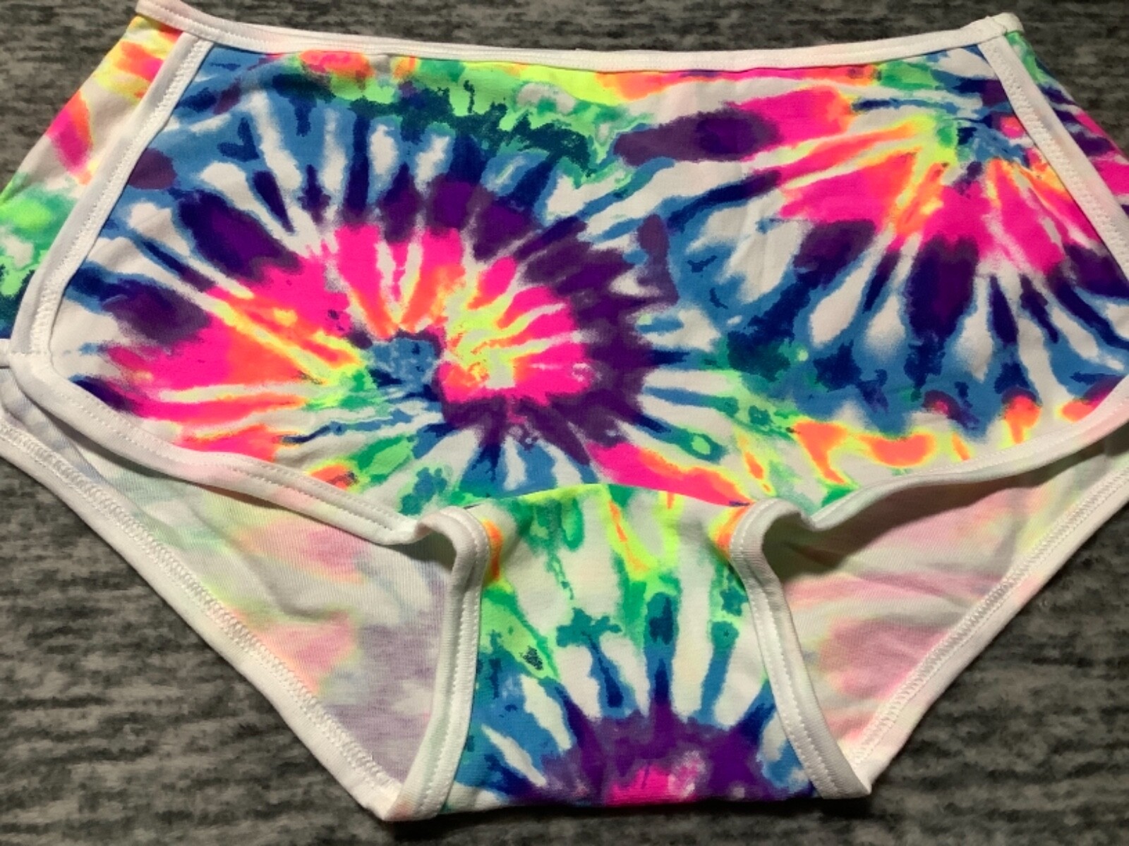 Victoria’s Secret Pink Tie Dye Ombre Rainbow Boyshort Panties L NWT