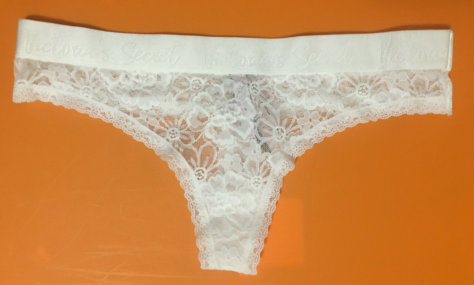Victorias Secret White Floral Lace Thong Panty Size M Logo Waistband Elastic NWT