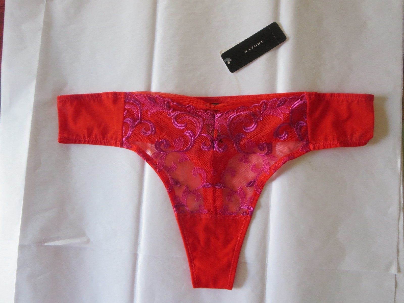 NATORI FLAWLESS WOMEN THONG PANTY #771330, RED/RASPBERRY, LARGE, NWT $38