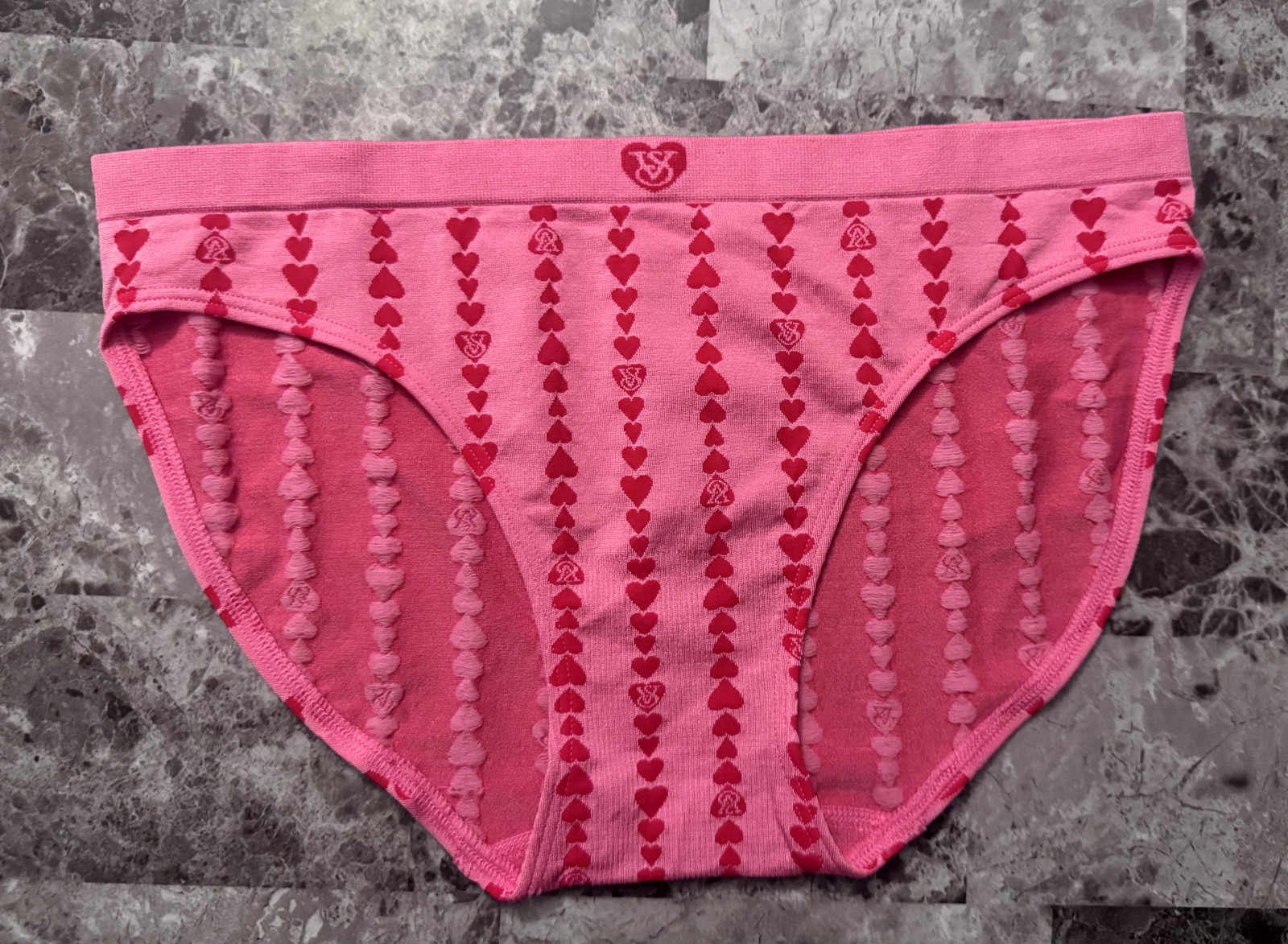 NWOT VICTORIA’S SECRET PINK RED HEART MONOGRAM STRETCH SEAMLESS BIKINI PANTIES