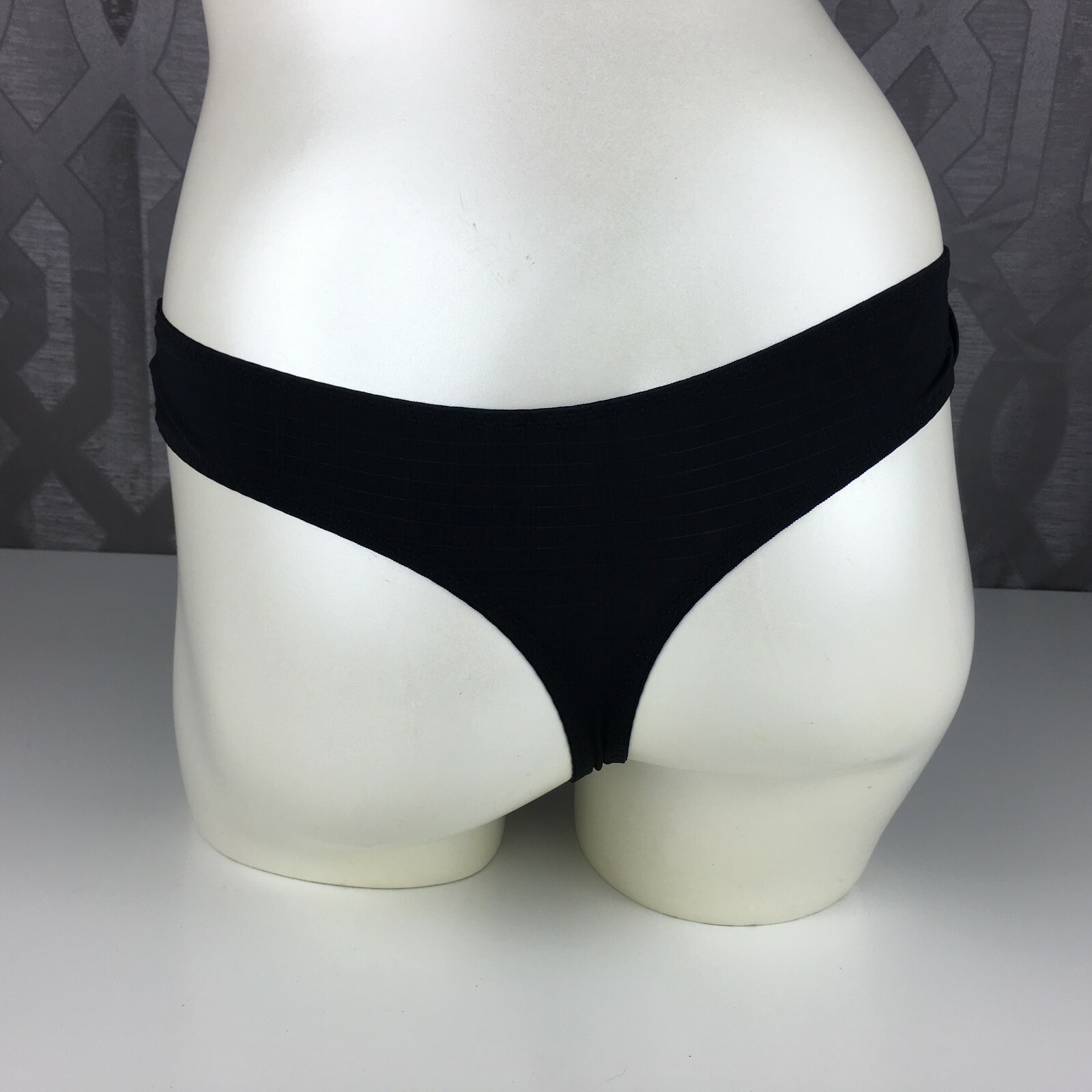 ALEGRO Soft Ebony Black Embroidered Lace Sheer Thong Panty Lingerie – 9017D