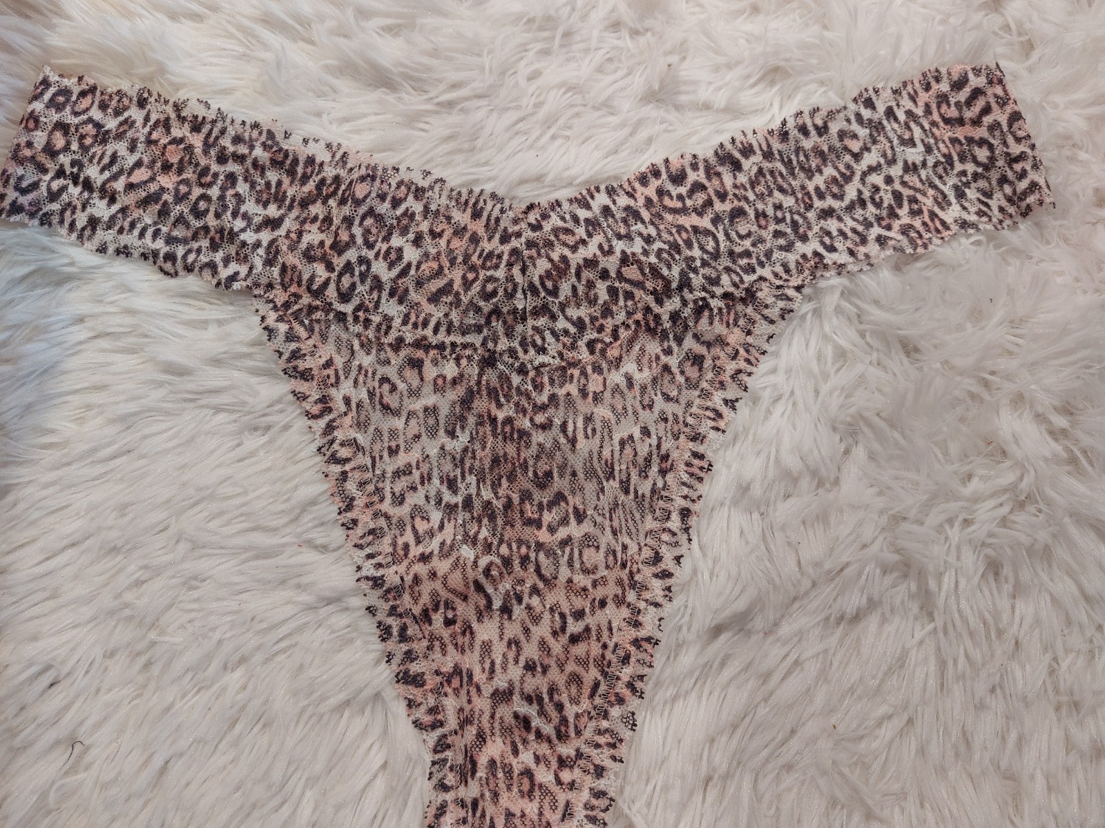 NWT VICTORIA SECRET The Lacie Lace Thong Panty Size XXL (A13)