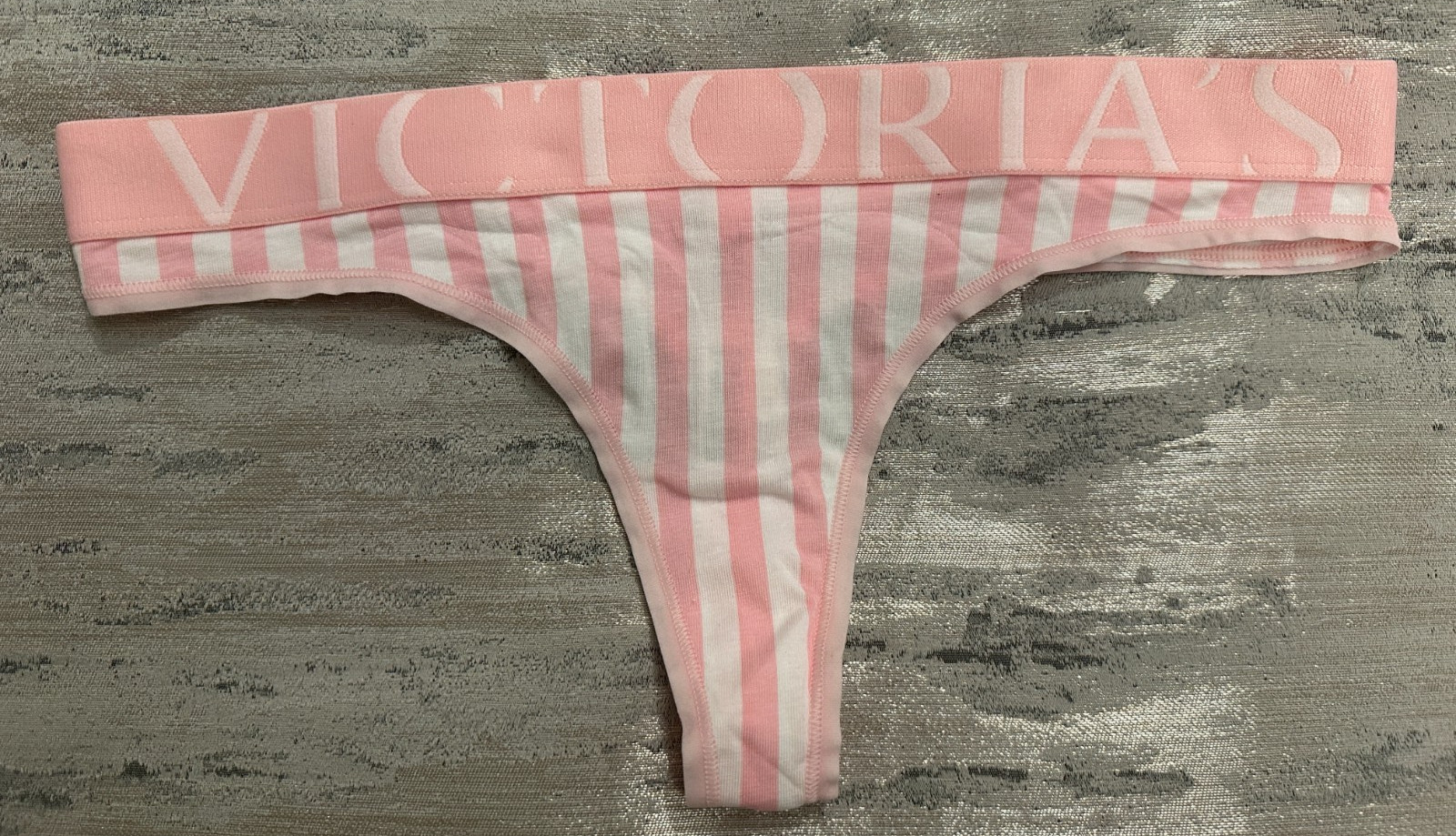 NWT Victoria’s Secret Cotton Exploded Logo Cotton Thong Panty Pink Striped L 🌸