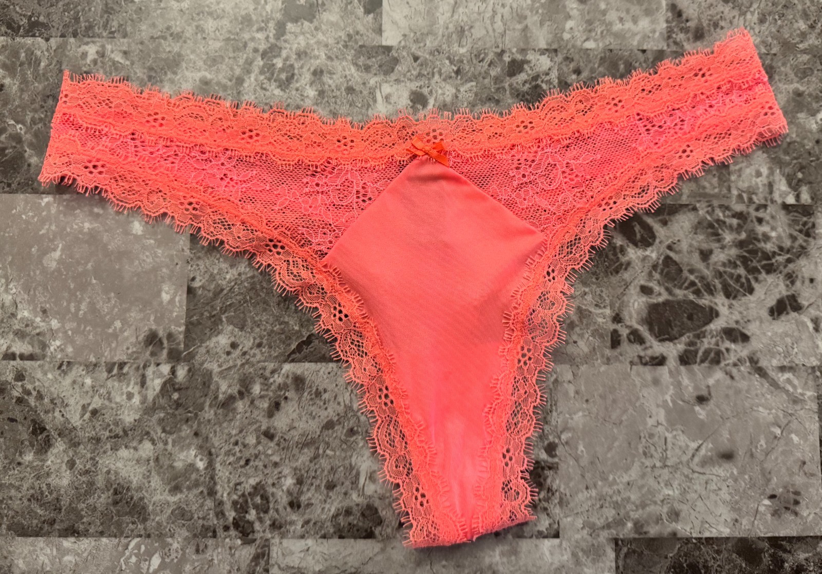 NWT VICTORIA’S SECRET S CORAL ORANGE SATIN SMOOTH FLORAL LACE RARE THONG PANTIES