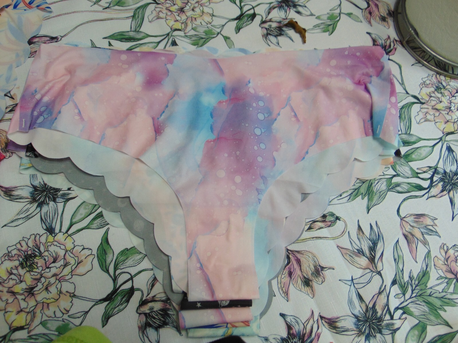 Women’s 12 pcs Seamless Random Print Sexy No Show Panties Size 2X-Large BG 20