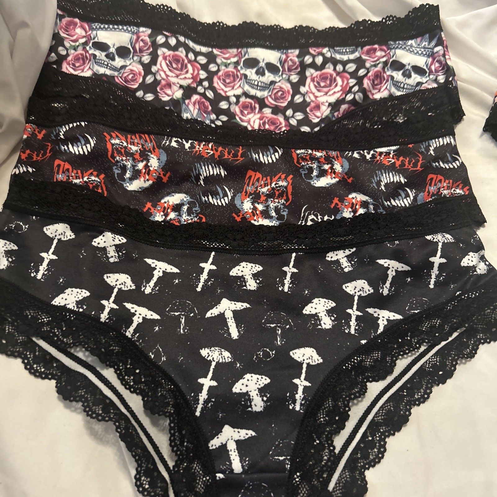 Morvia 3pk lace trim goth Skater Emo Goth panties M Skull Mushrooms Floral New
