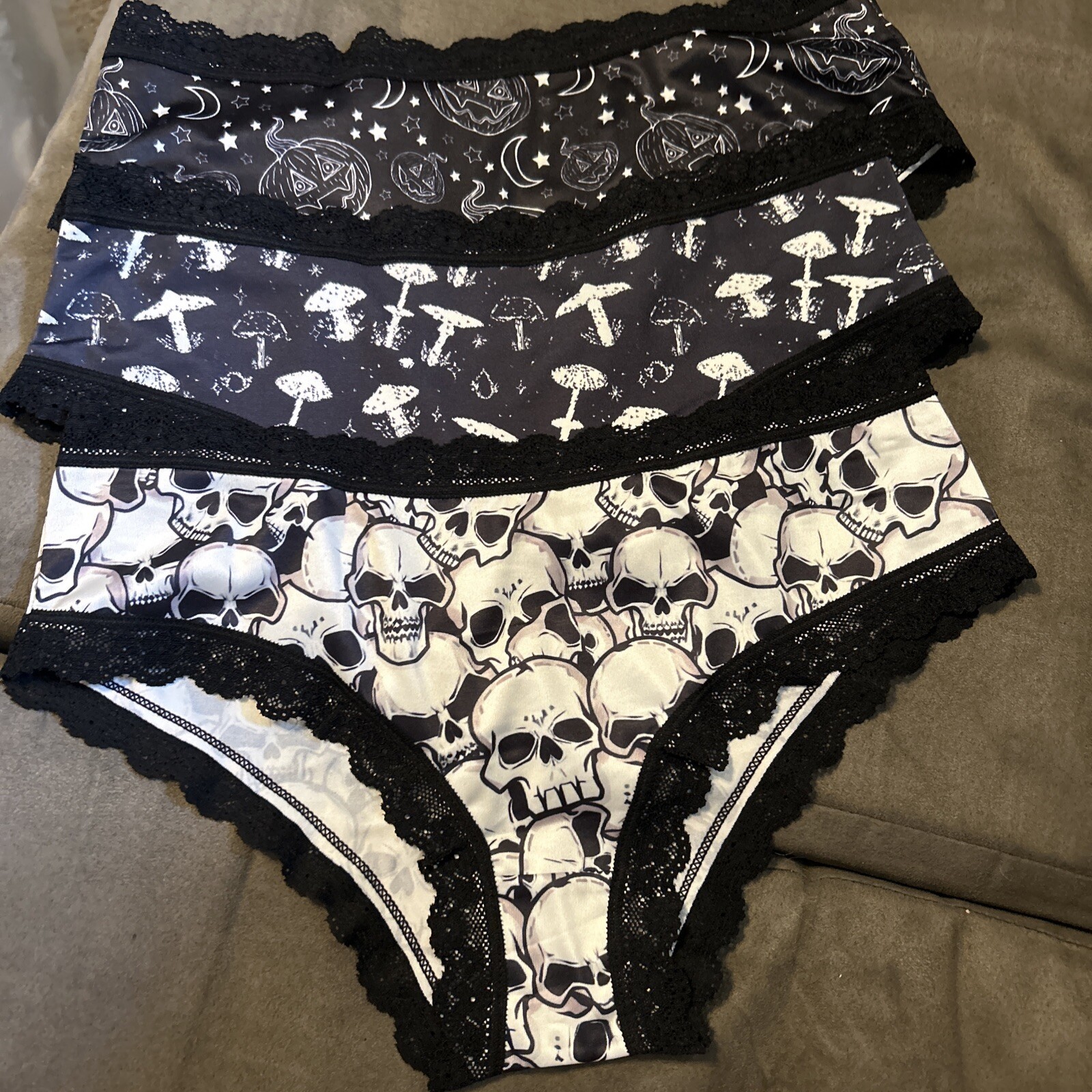 Morvia 3pk lace trim goth Emo panties M skulls stars Jack-o-lantern Mushrooms