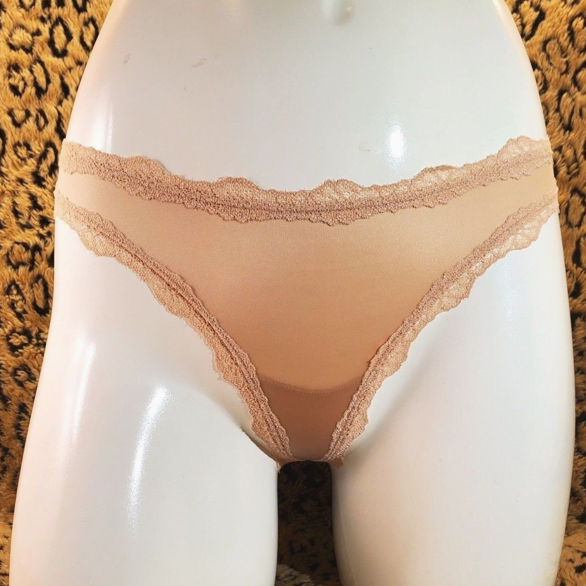 Victoria’s Secret PINK Light Brown Floral Lace Thong String Panty S NWT Sexy