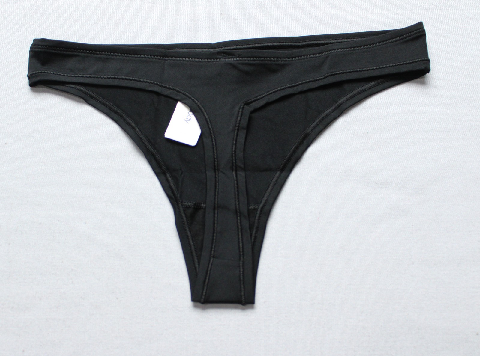 Gap Women’s Lightweight Stretch Second Skin Thong DH3 Black Small NWT