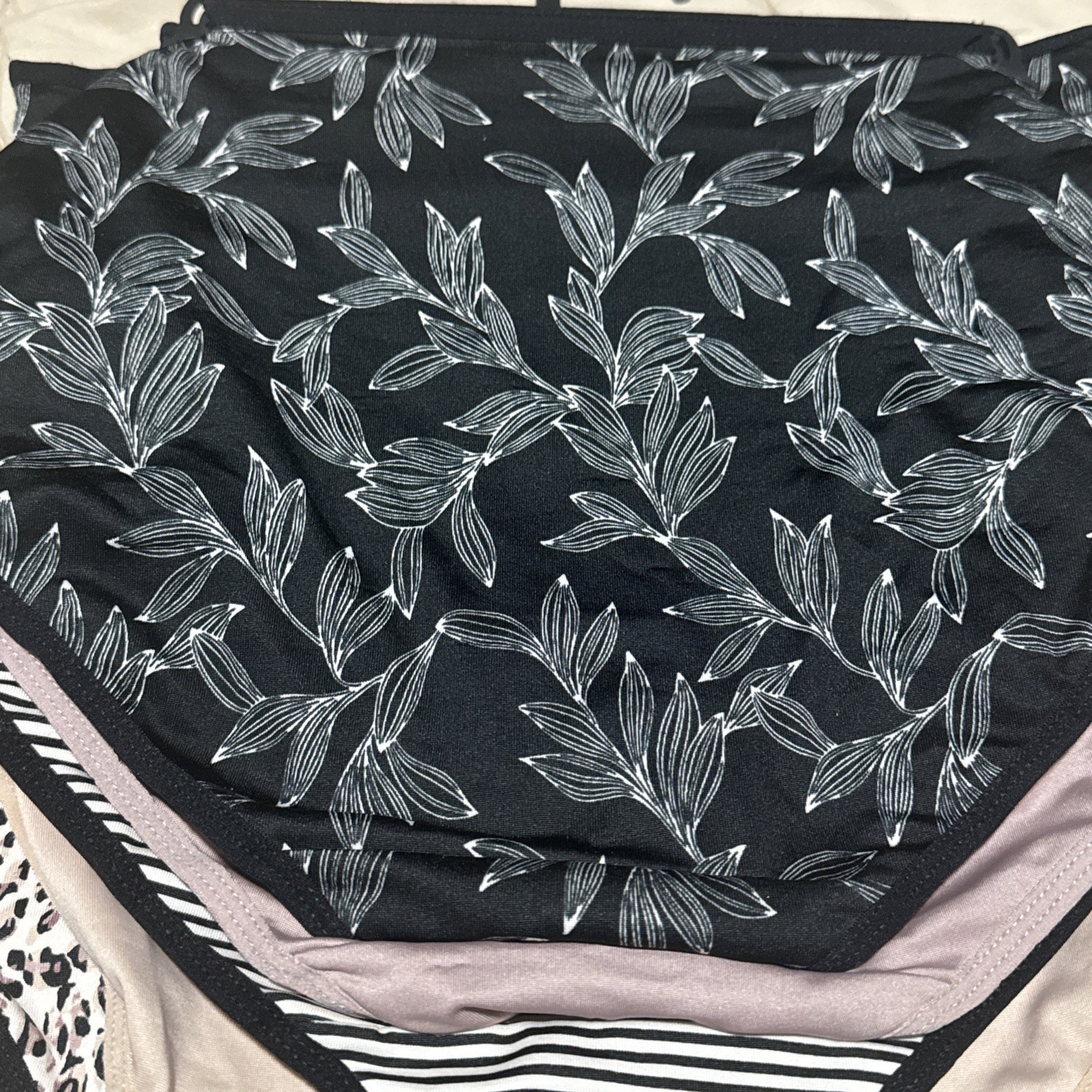 NWT 5pc Nicole Miller Soft Full Brief Panties Size XL Polyester Floral Solid
