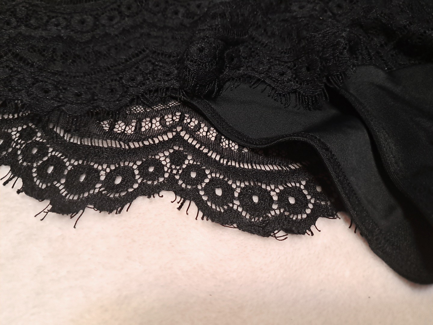 Smart and Sexy black lace shortie Bikini bottoms size Medium