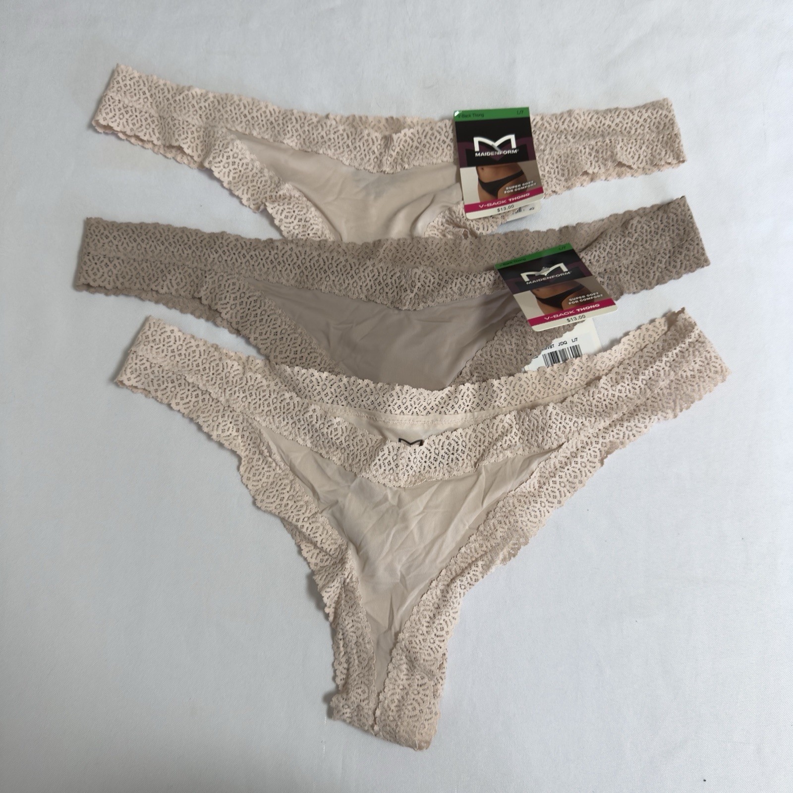 Maidenform Super Soft V-Back Thong 3 pair Women’s Large (7) Delicate Lace Trim