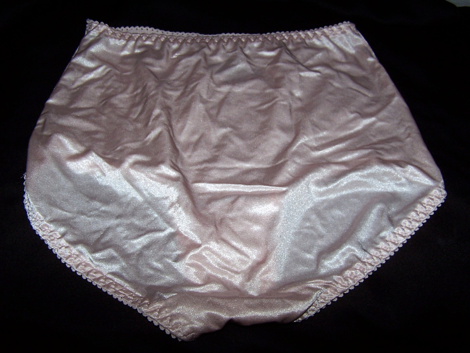 Vanity Fair Pale Pink Shiny Slippery Granny Panties Briefs Nylon Size M 6