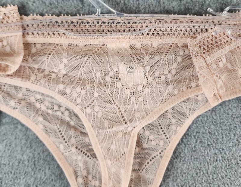Simone Perele Comete Feather & Fan Lace Thong Women’s 3 Pinky Sand Elastic Waist