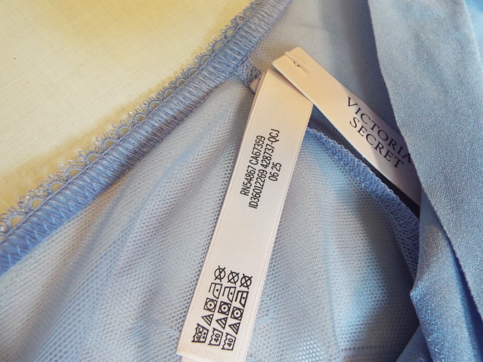 NWT Victoria’s Secret No Show Mesh-Back Logo Thong Panty M Light Lavender