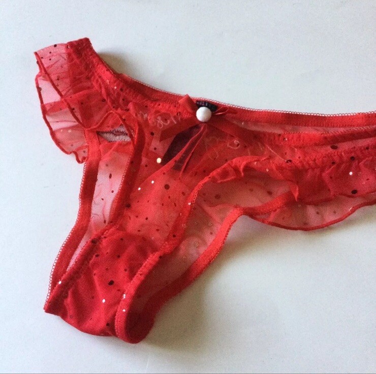 ANN SUMMERS MERRY KISSMAS RED SPARKLE PANTY SIZE MEDIUM NWOT