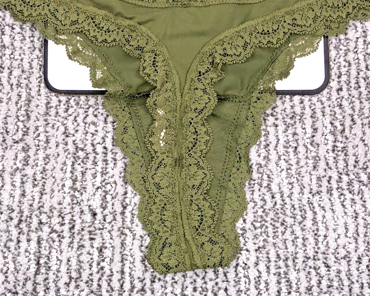 Victoria’s Secret Dream Angels NWT Medium Green Lace Trim Thong Panty Soft