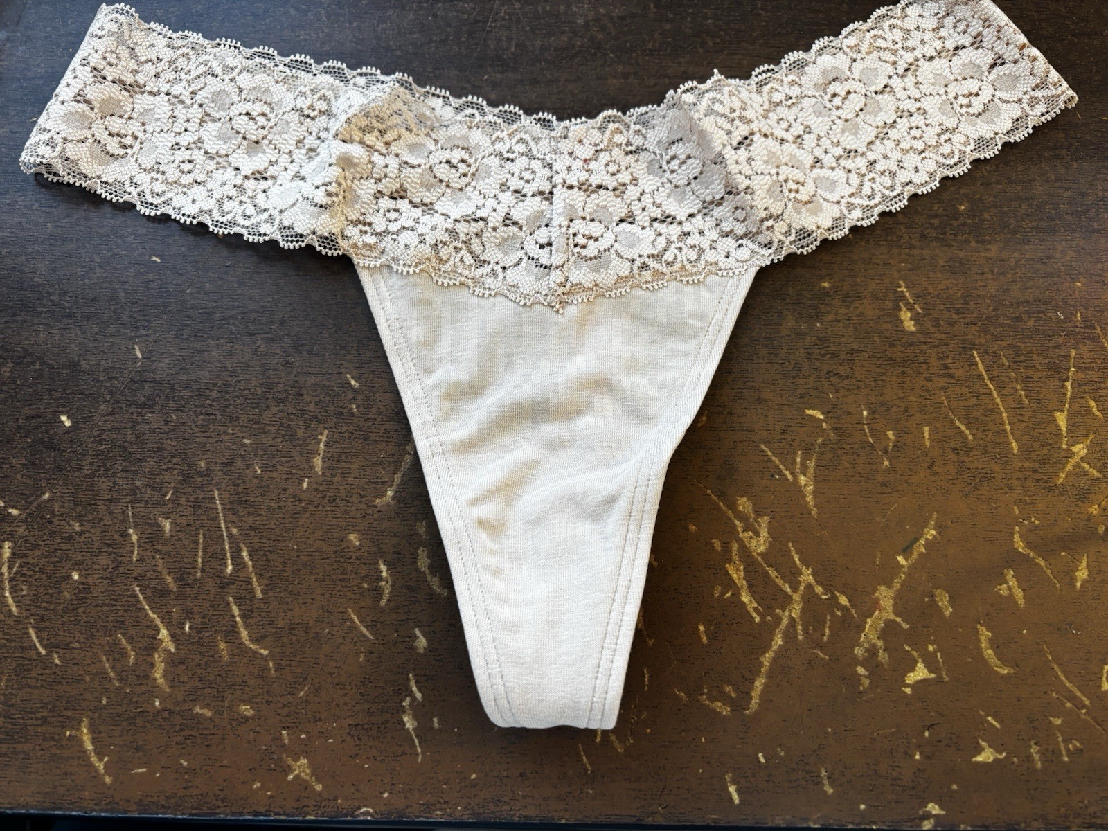 Victoria’s Secret Nude/Buff Extra Low Rise Lace Band Thong Medium NWT