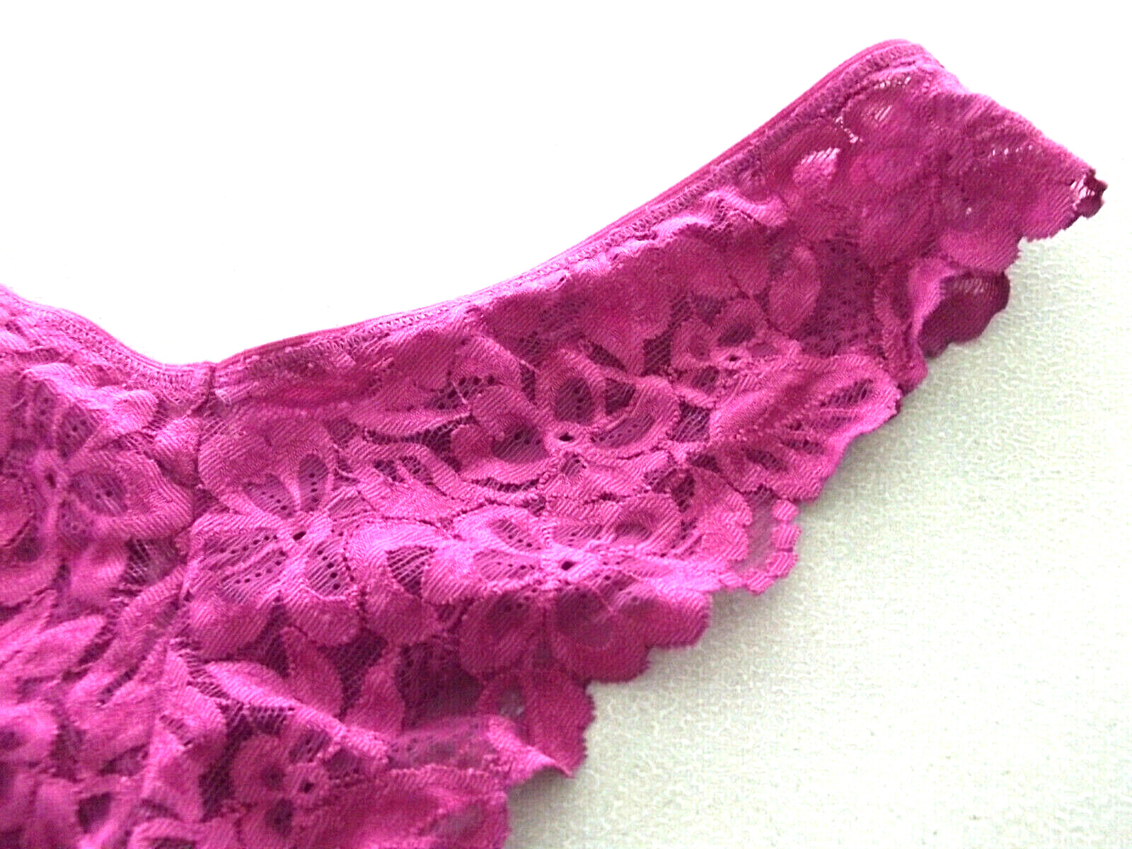 VICTORIA’S SECRET Fuchsia Rose BRAZILIAN CUT Vintage FLORAL LACE Panty/Size M