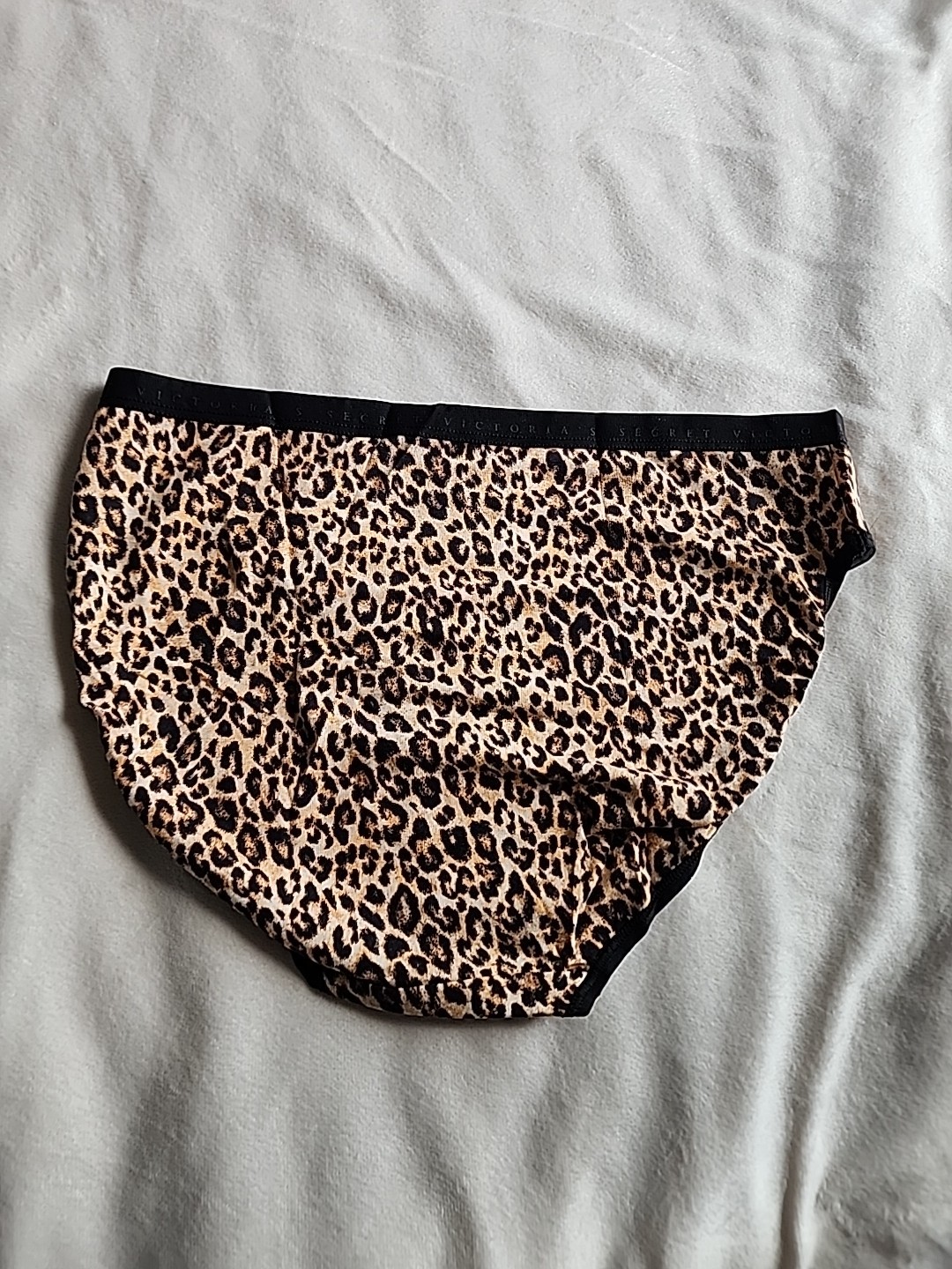 3 NWT VICTORIA ‘S SECRET PANTY BIKINI CHEEKHIPHUGGER Cotton Blend, Sz M RN 54867