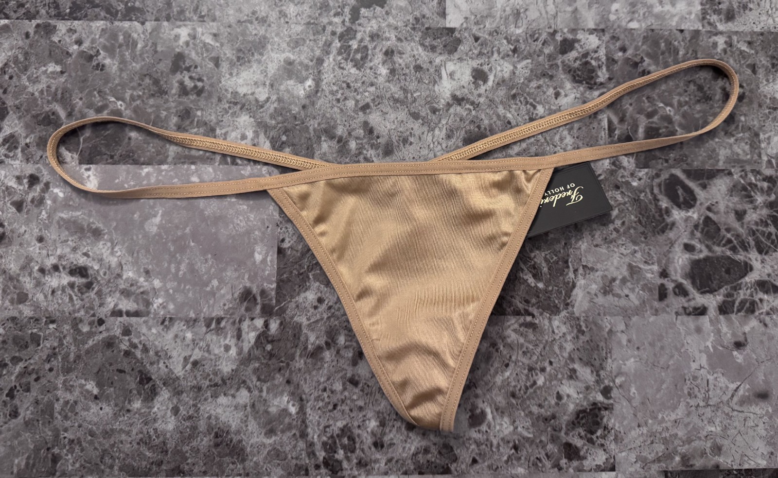 NWT FREDERICK’S OF HOLLYWOOD XL BEIGE NUDE SMOOTH MINI TINY V STRING PANTIES