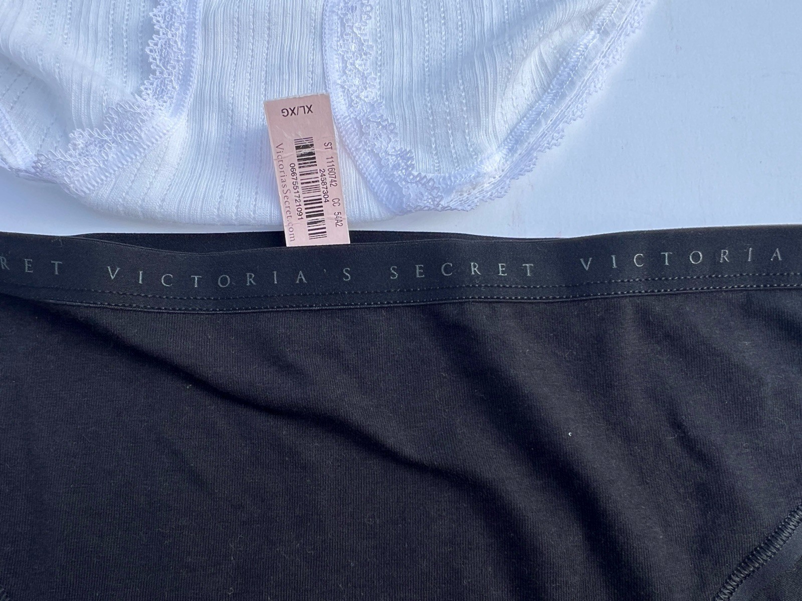 VICTORIA’S SECRET Lot Of 2 Black Logo & Solid White Band Panties w/ Pink Bow XL