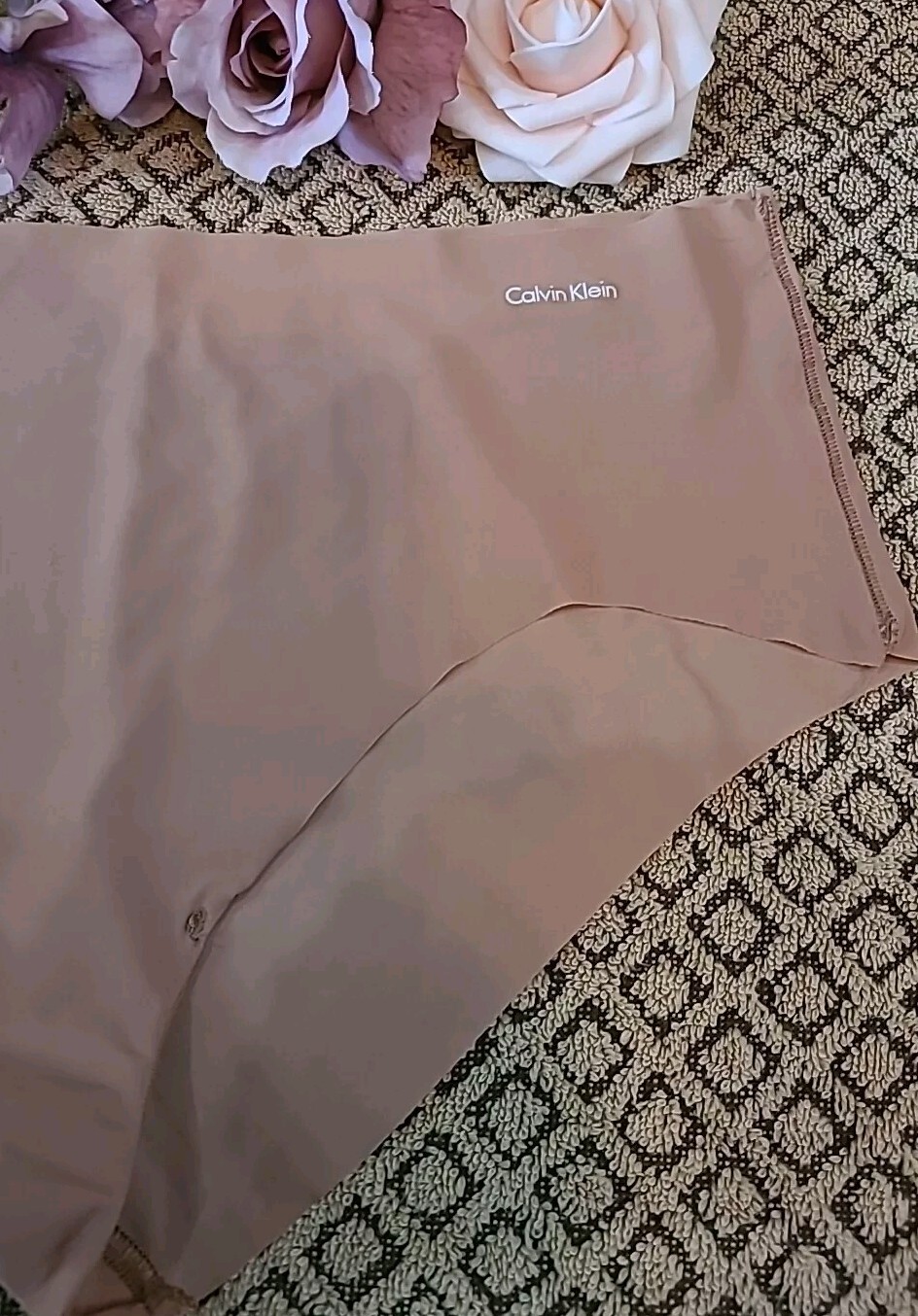 CALVIN KLEIN Logo Champagne Beige Slinky Hipster Panty3429 nwt $15.00